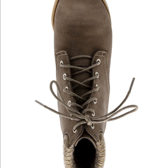 Nautica Ankle Bootie with Sweater Collar, NWT, NIB - Picture 4 of 5